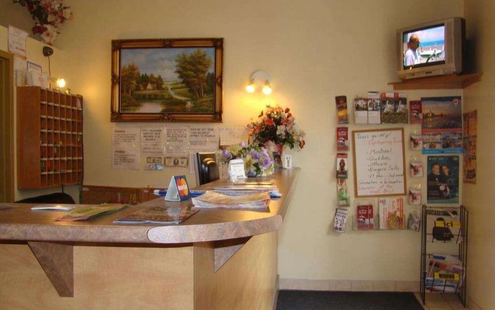 Front desk Photo