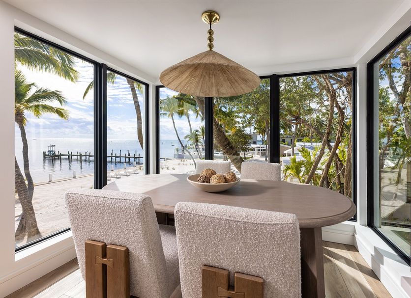 Dining room Photo