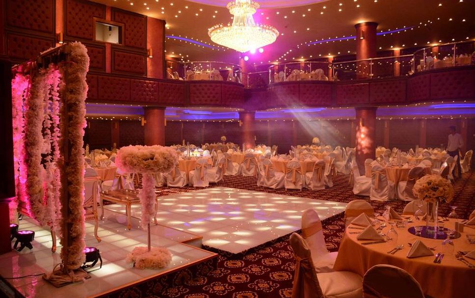 Banquet hall Photo