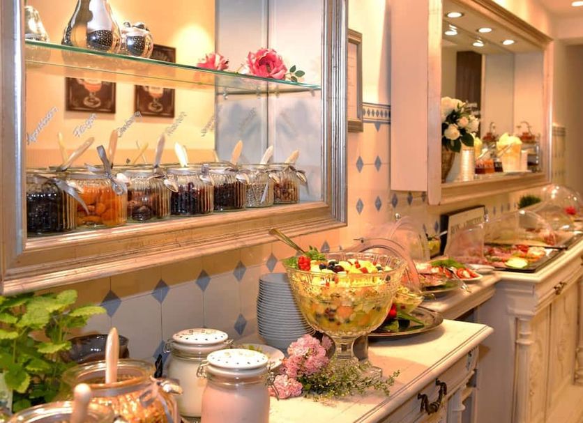 Buffet Photo