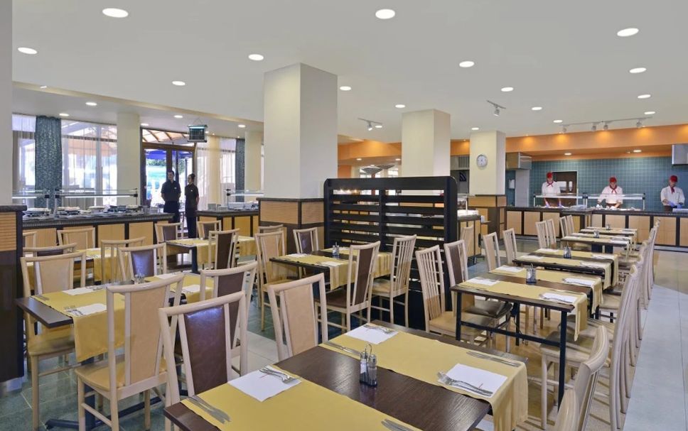 Restaurant Photo