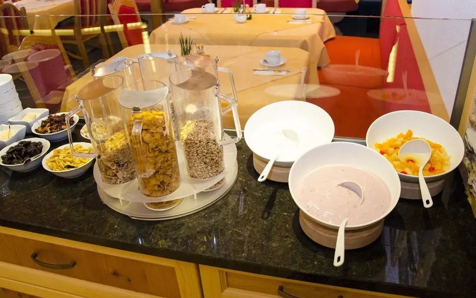 Buffet Photo