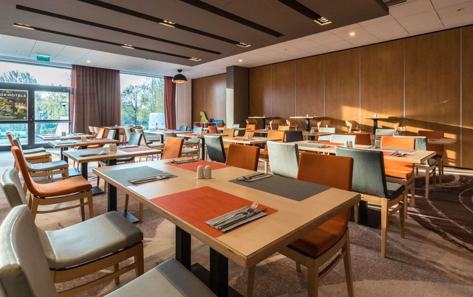 Restaurant Photo