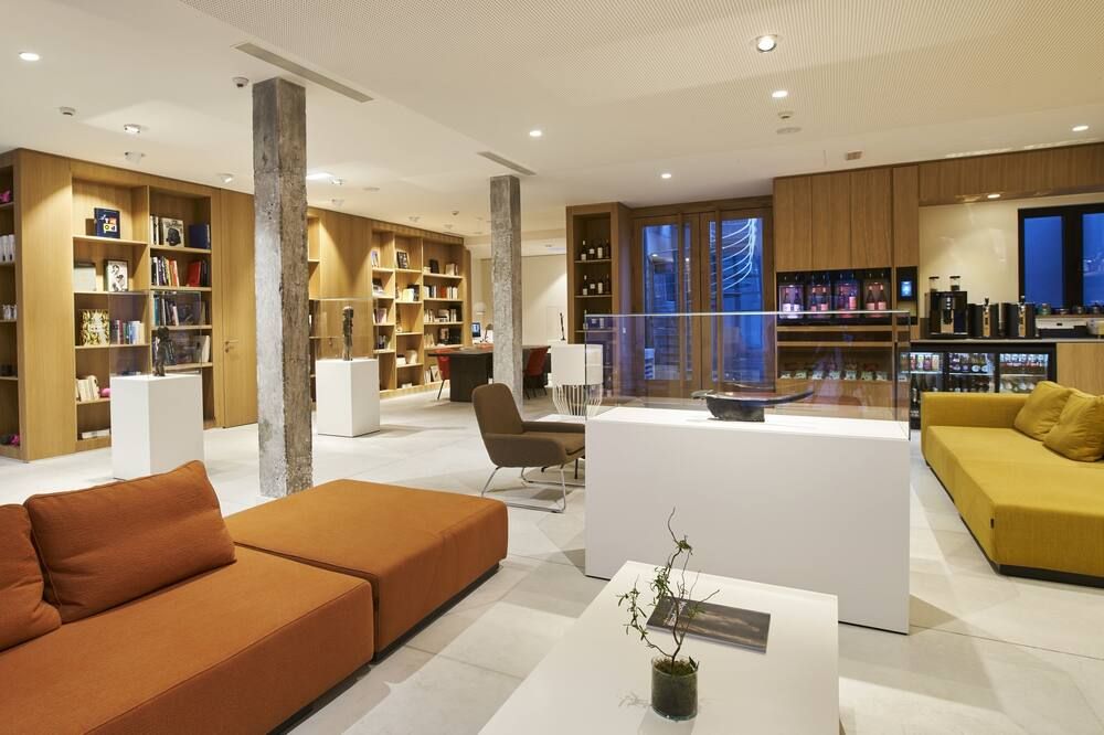 Lounge Photo