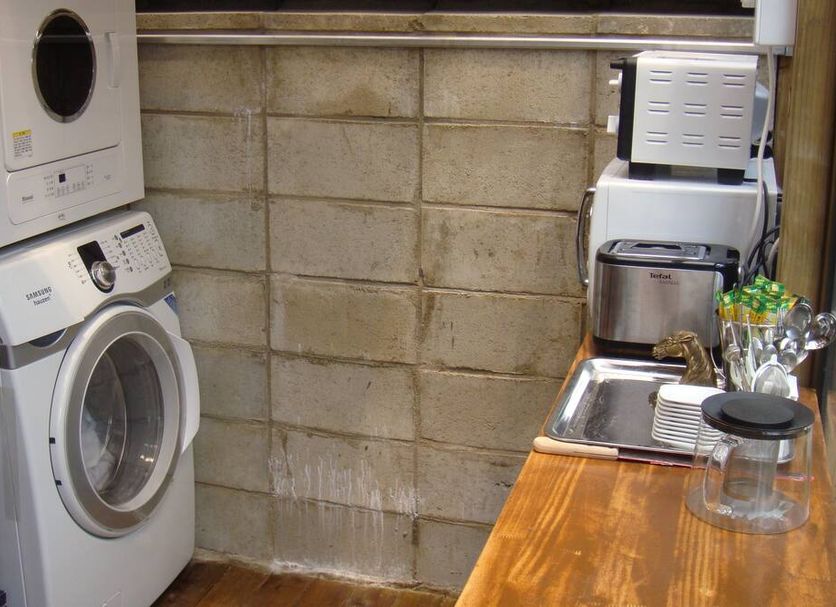 Laundry facility Photo