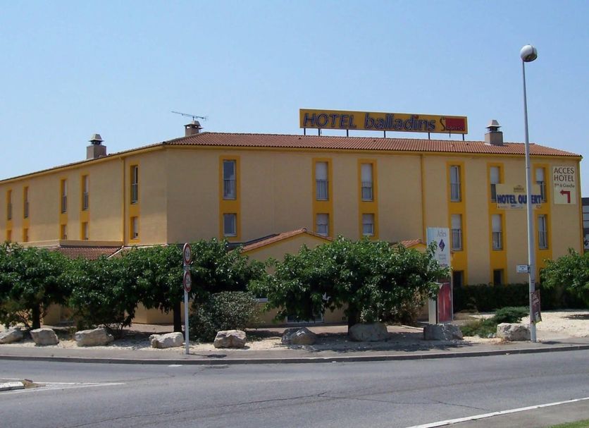 Building Photo