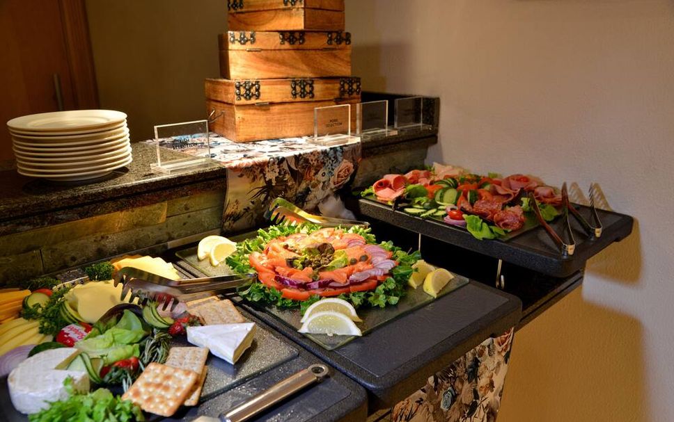 Buffet Photo