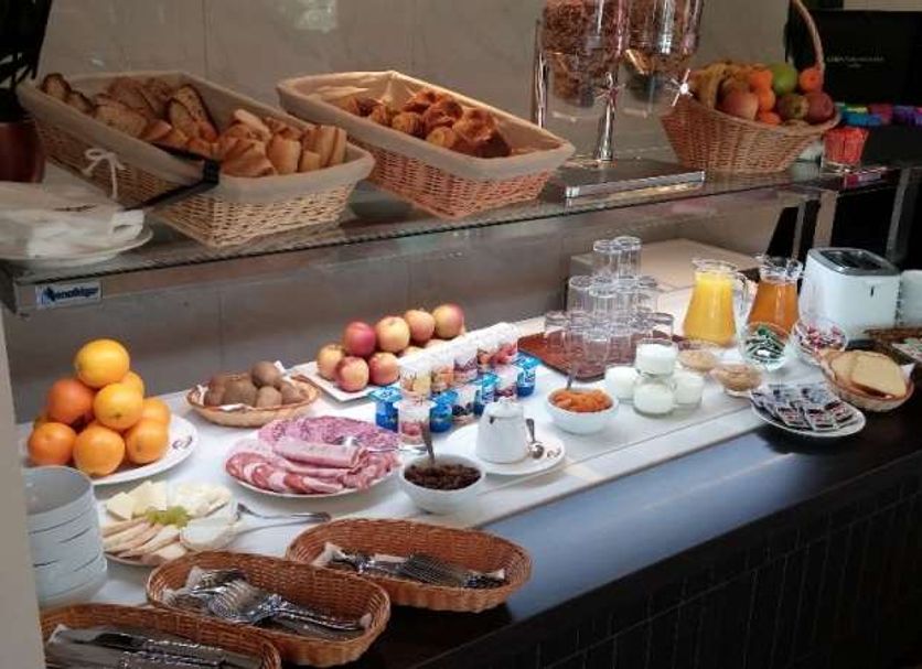 Buffet Photo