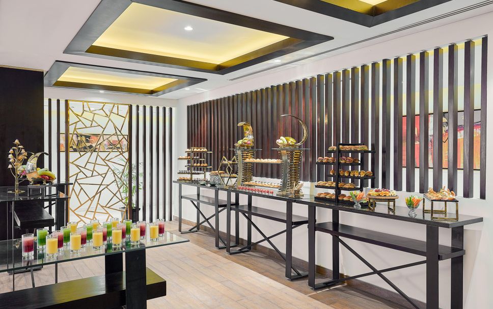 Buffet Photo