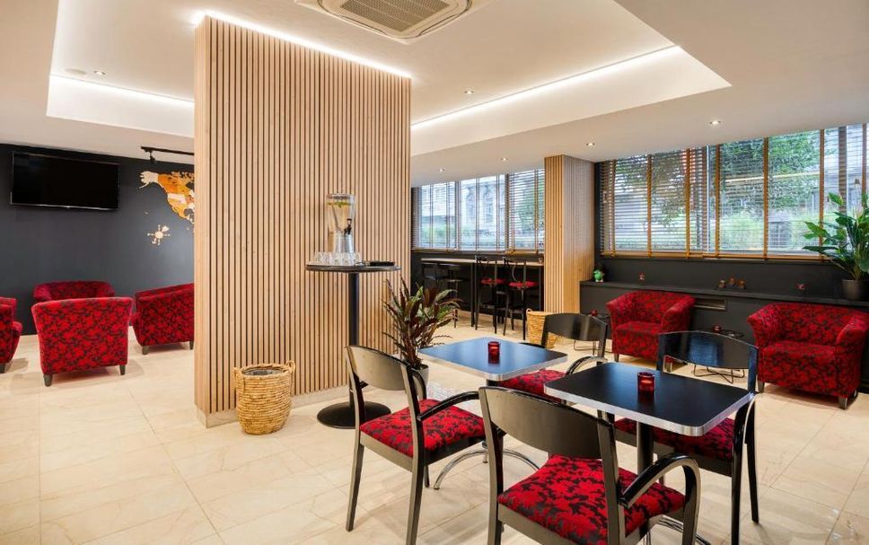 Restaurant Photo