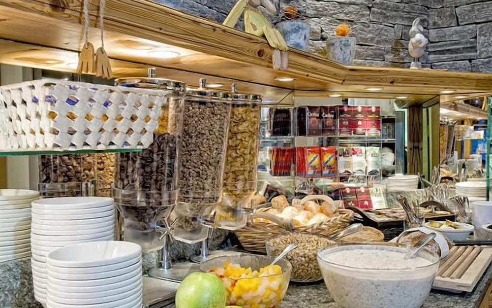 Buffet Photo