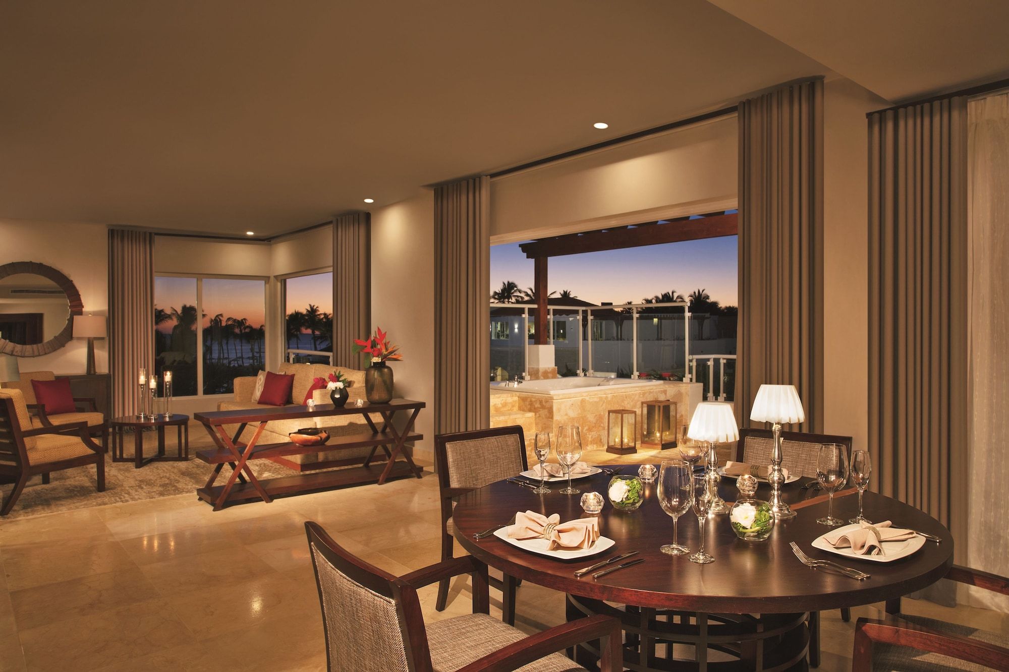 Dining room Photo