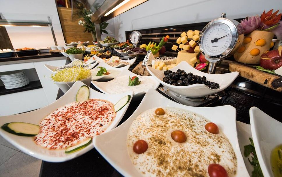 Buffet Photo