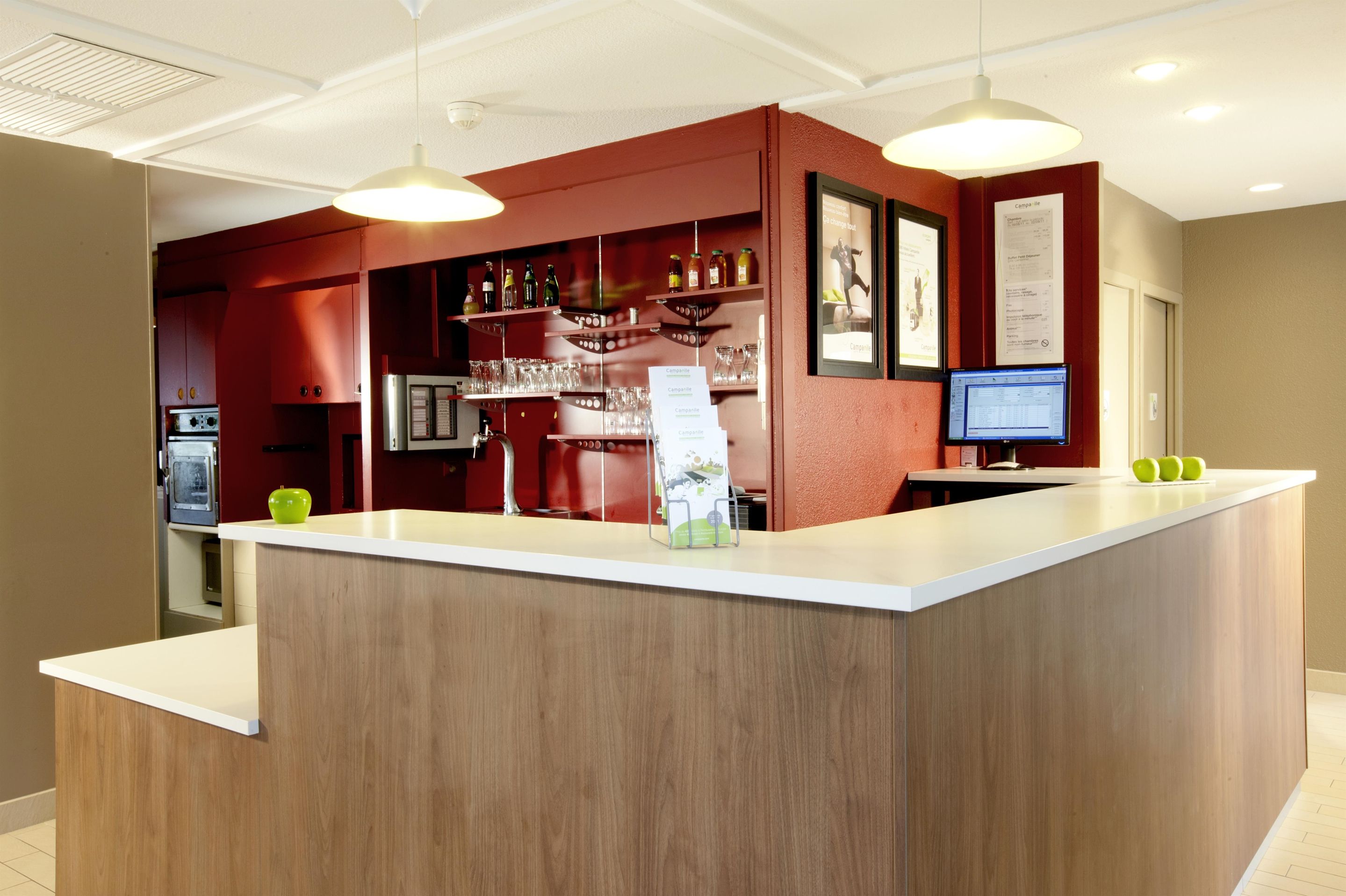 Front desk Photo
