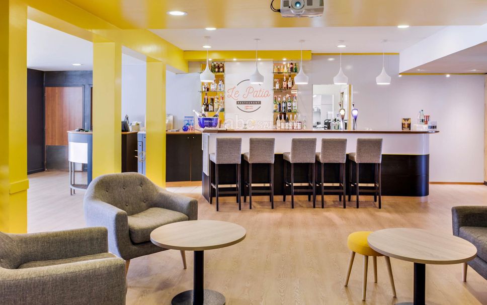 Bar Photo