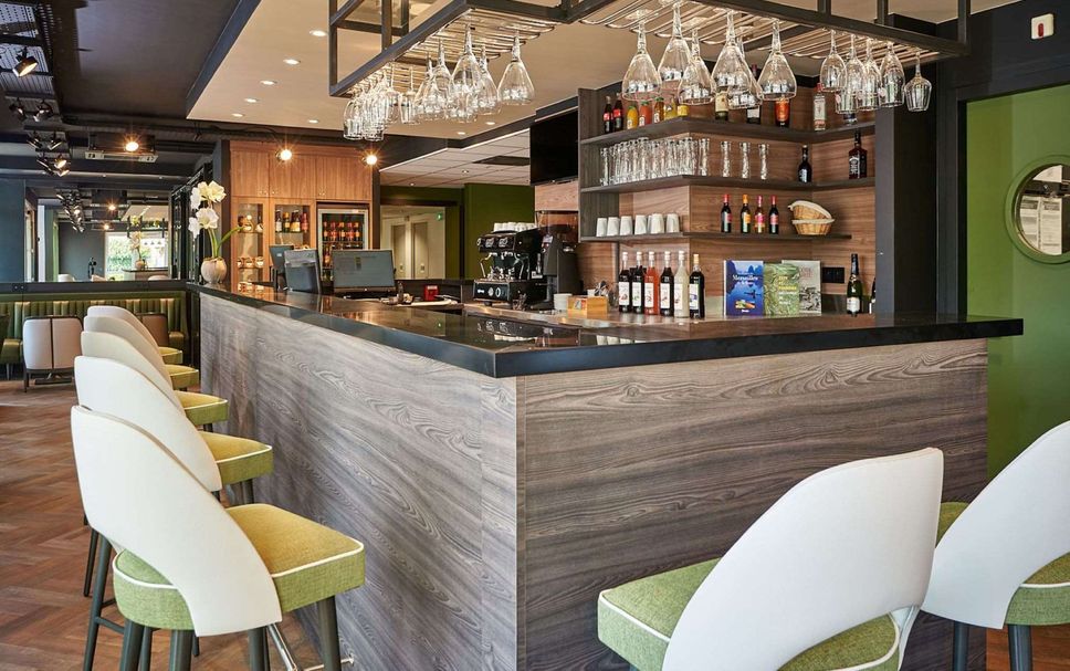 Bar Photo