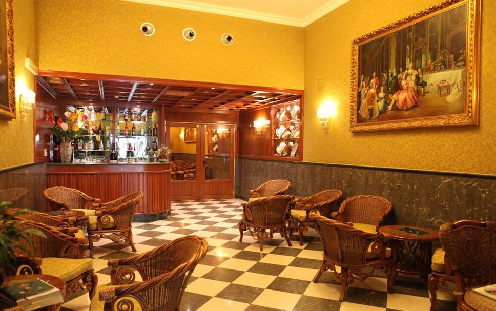Bar Photo
