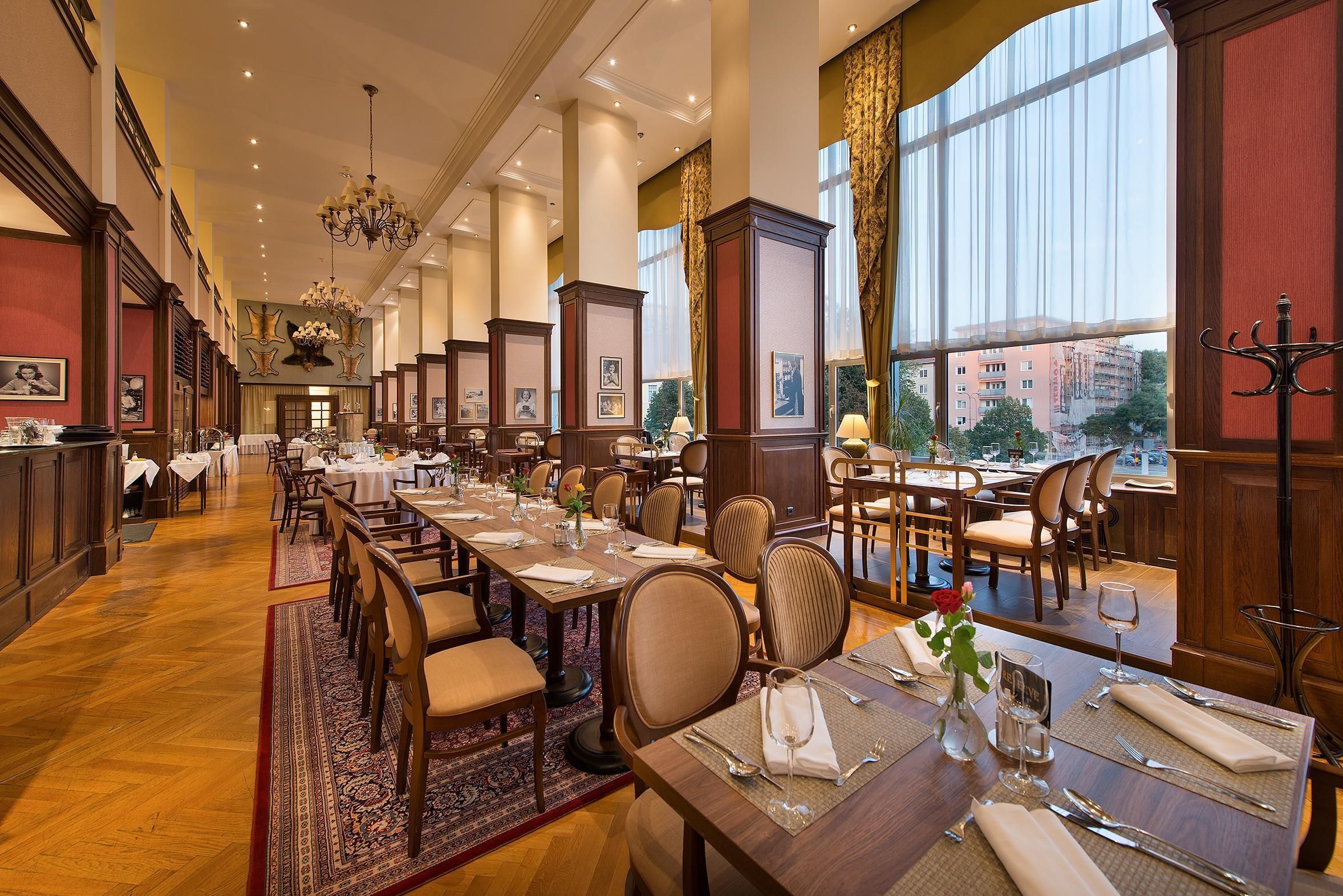 Restaurant Photo