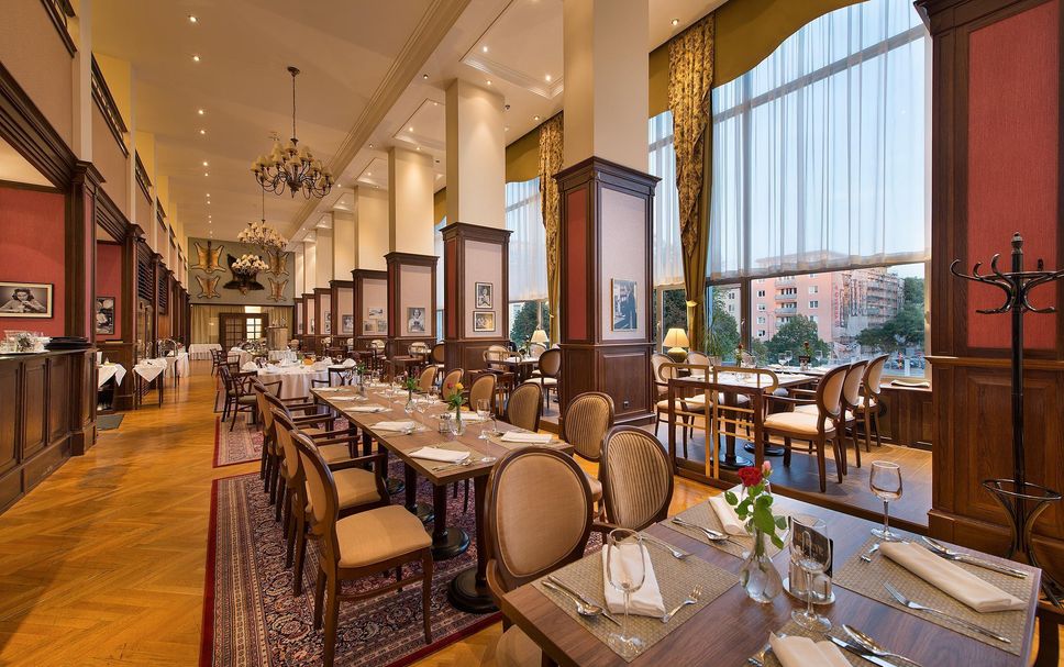 Restaurant Photo