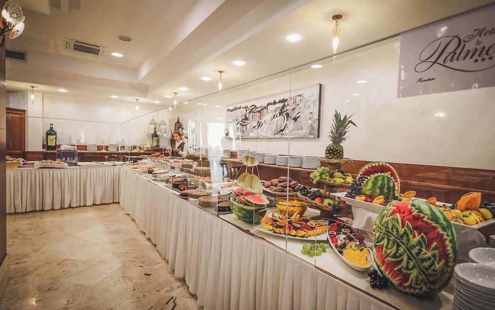 Buffet Photo