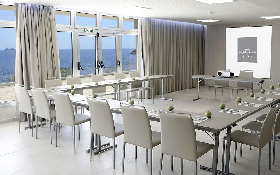 Conference room Photo