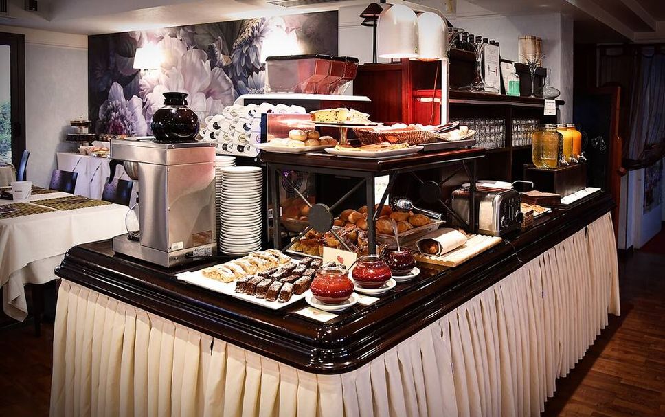 Buffet Photo