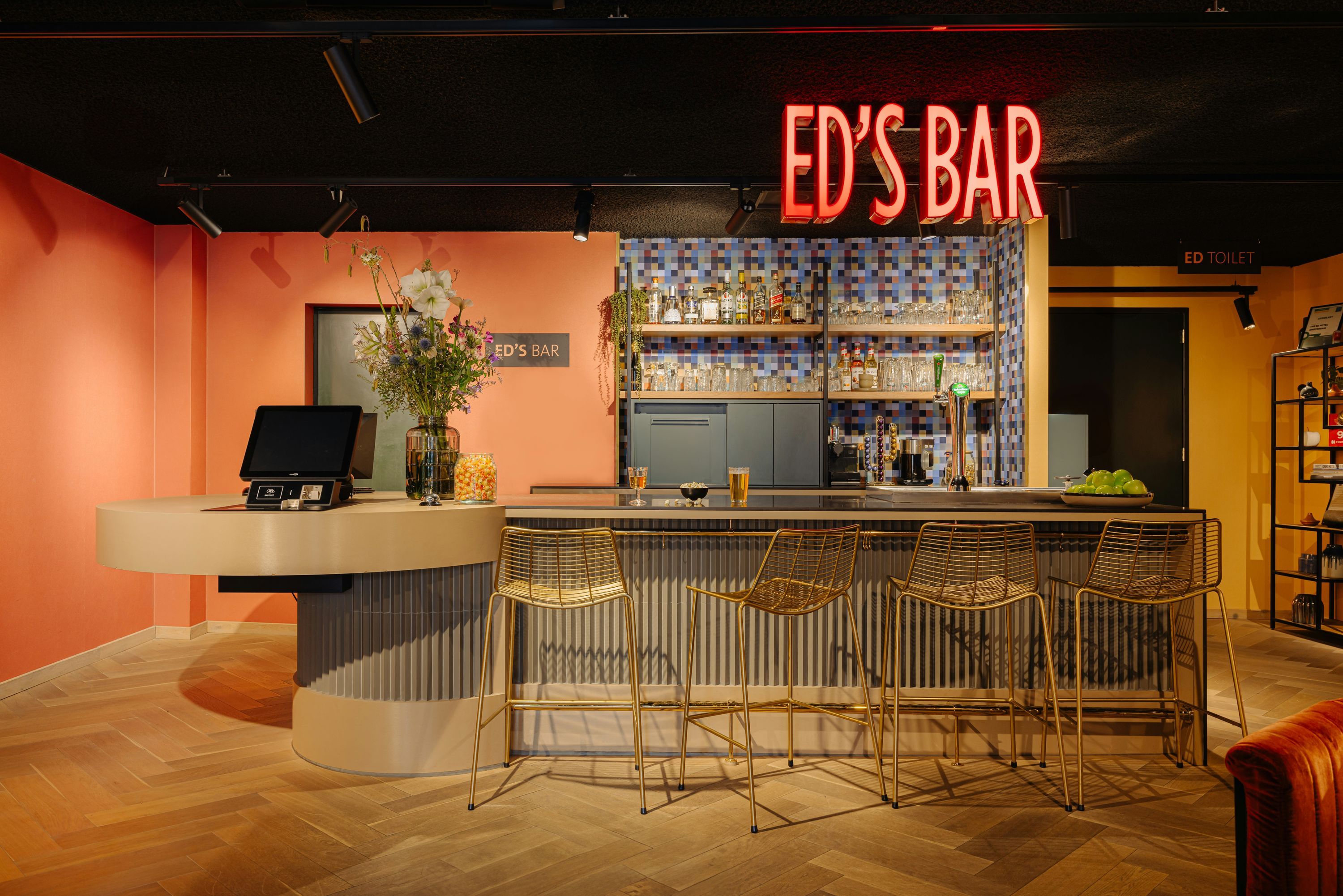 Bar