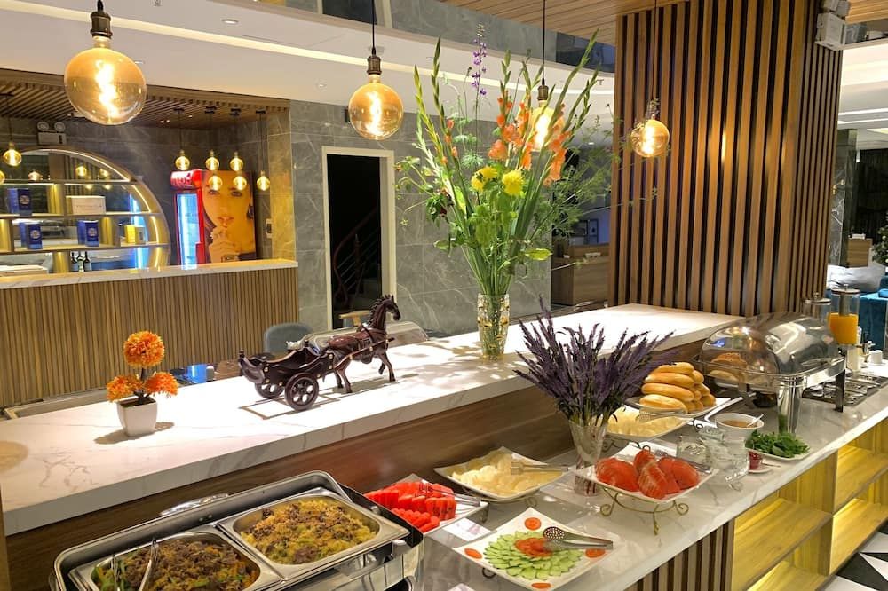 Buffet Photo
