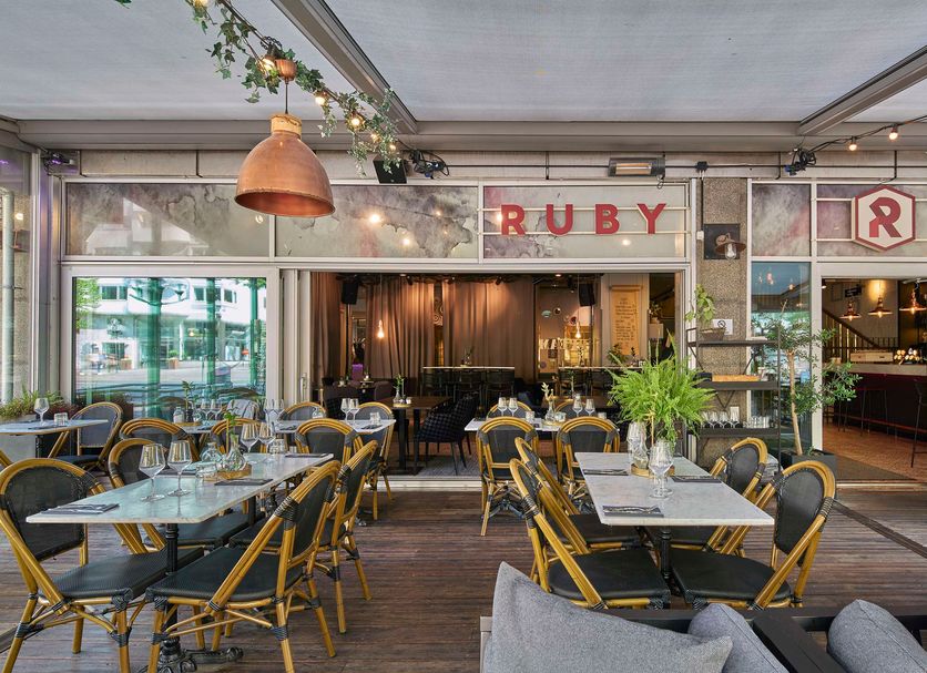 Restaurant Photo