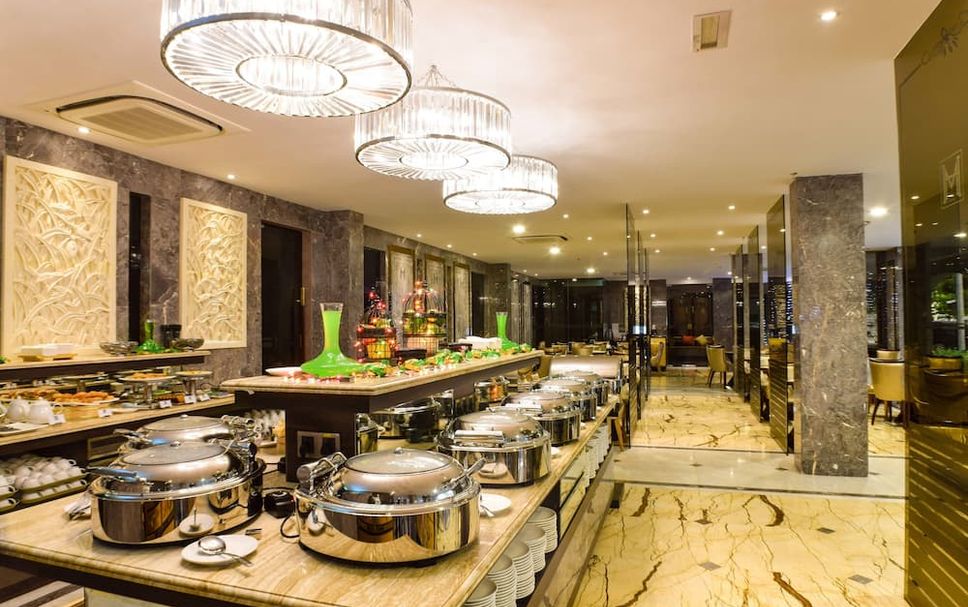 Buffet Photo