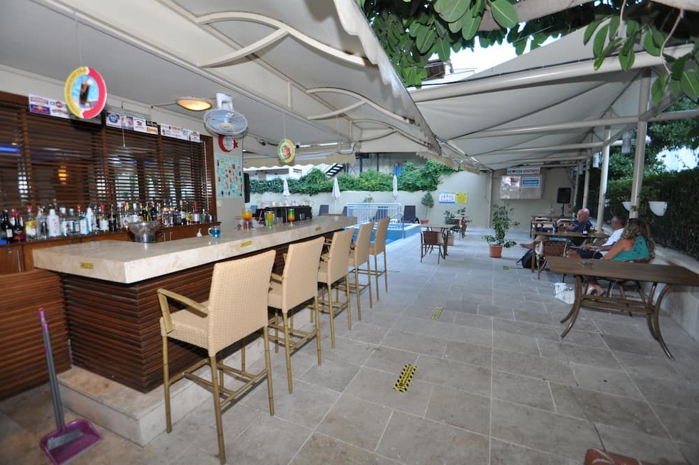 Bar Photo