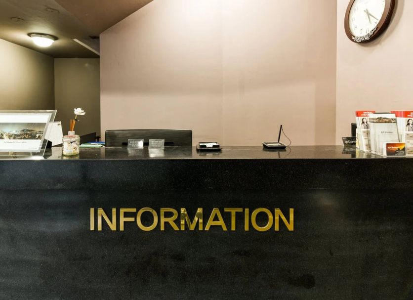 Front desk Photo
