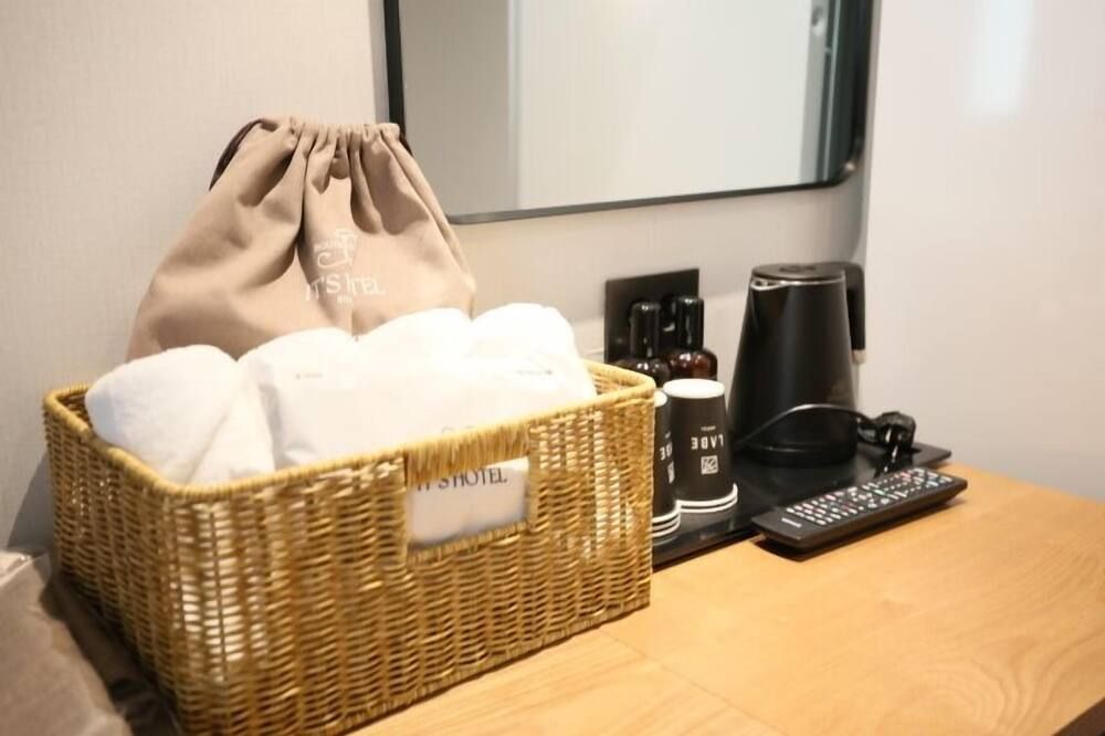 Room amenity