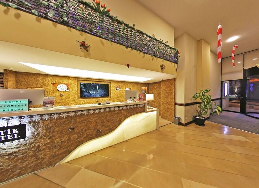 Front desk Photo