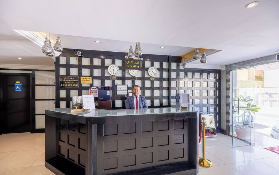 Front desk Photo