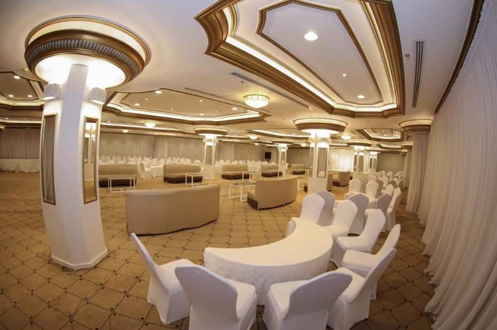 Banquet hall
