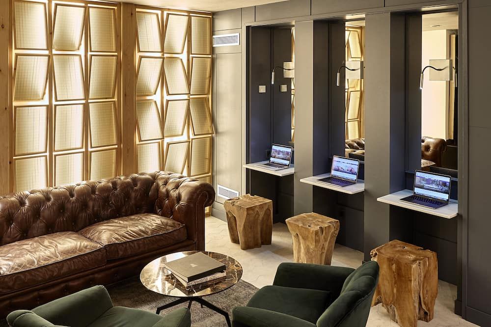 Lounge Photo