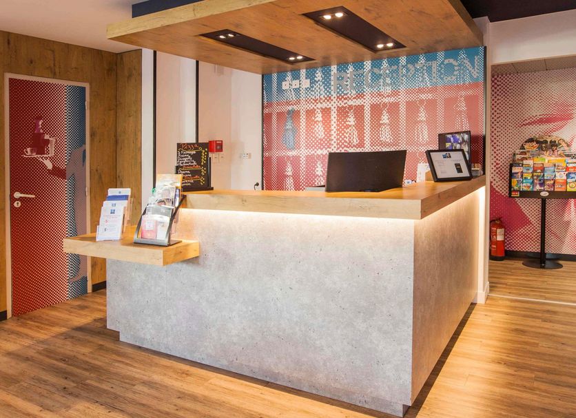 Front desk Photo