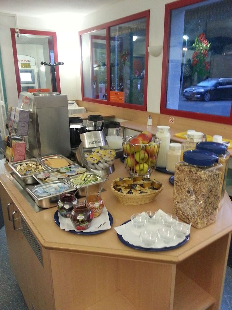 Buffet Photo