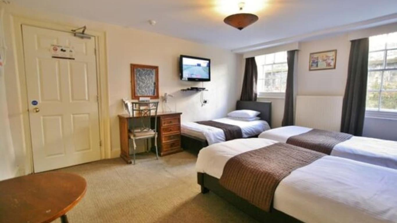 Central Hotel Cheltenham by Roomsbooked