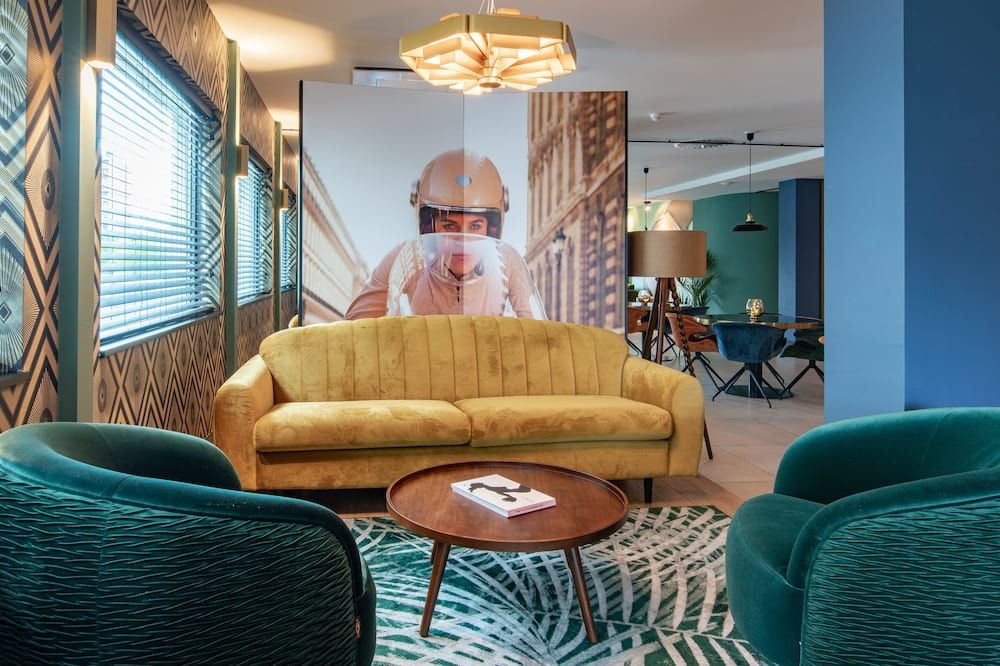 Lounge Photo