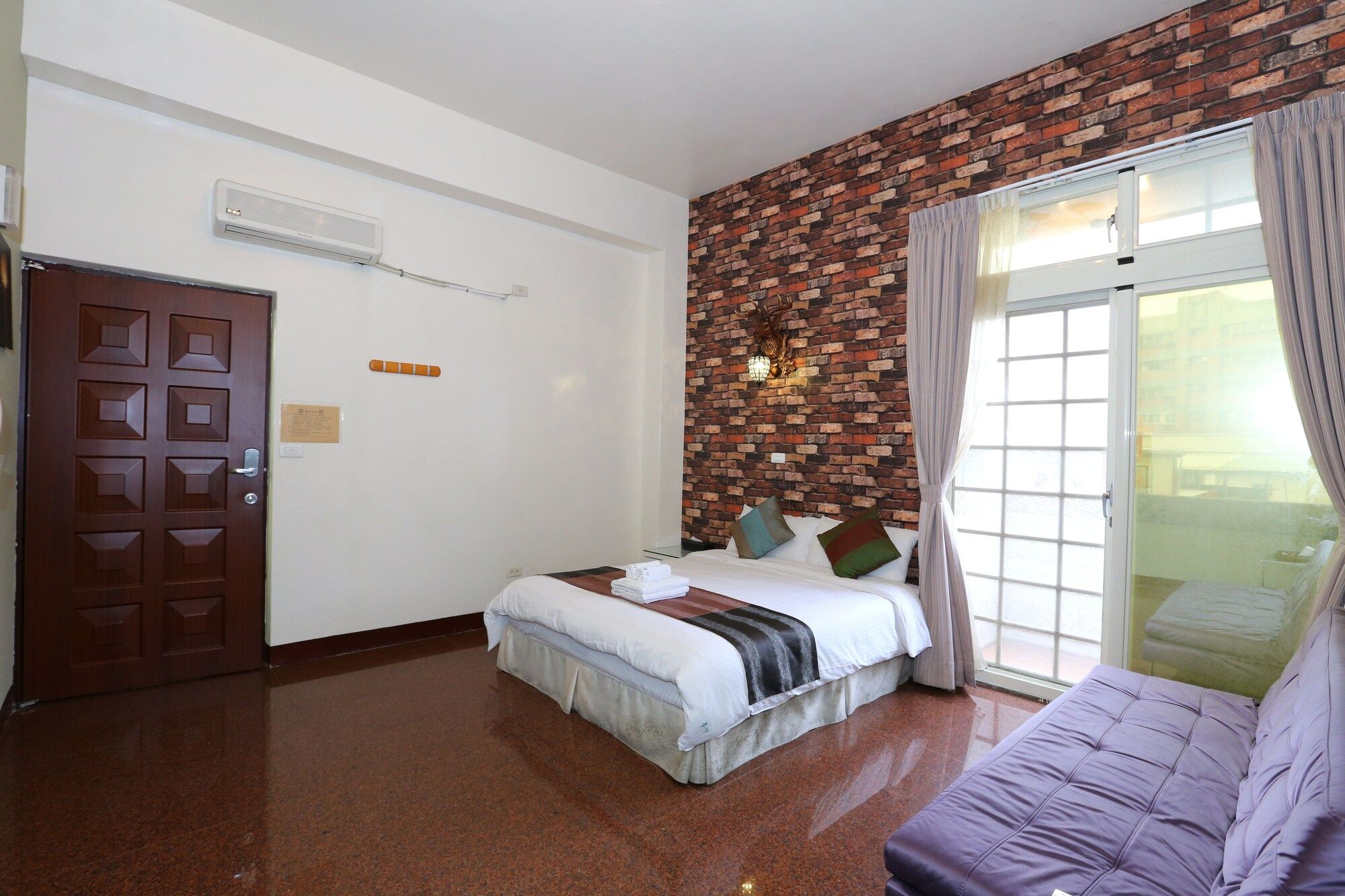 Room amenity