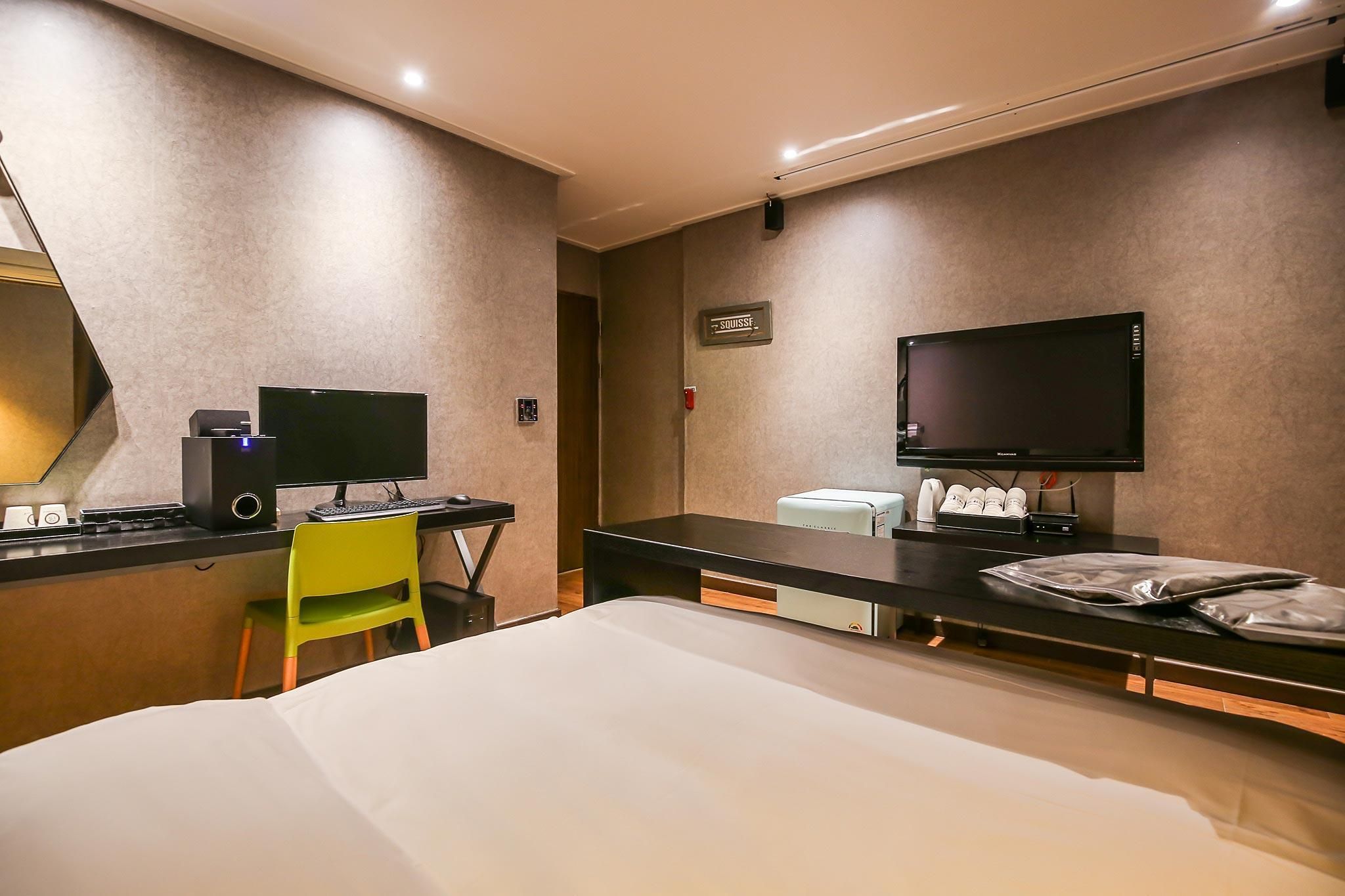 Room amenity