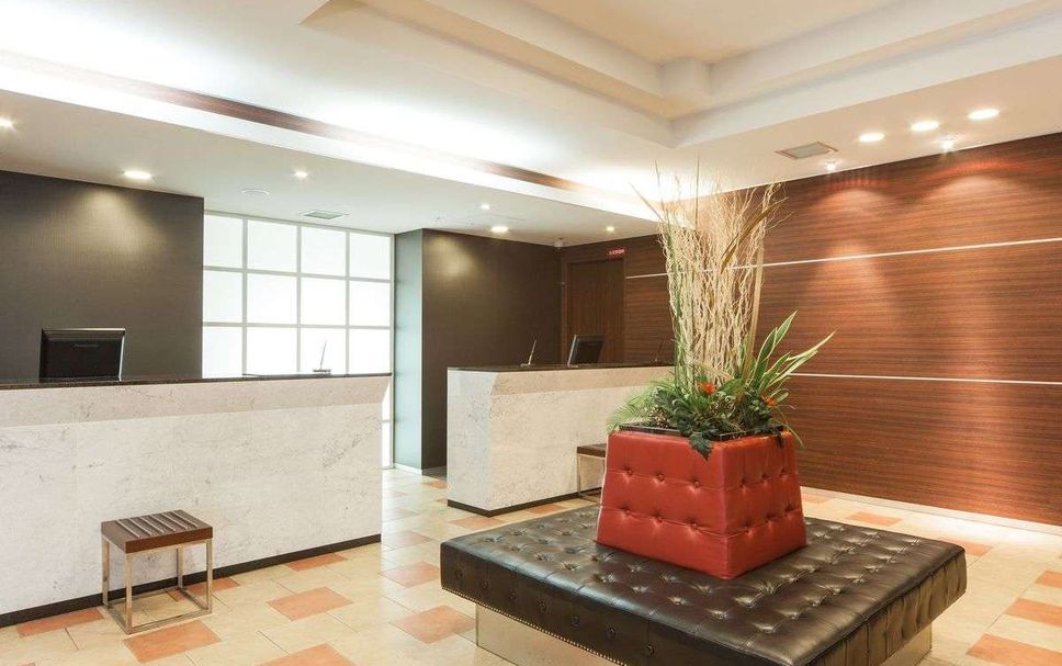Front desk Photo