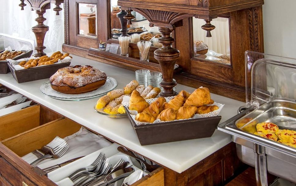 Buffet Photo