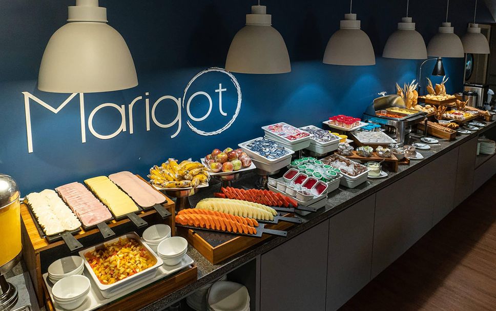 Buffet Photo