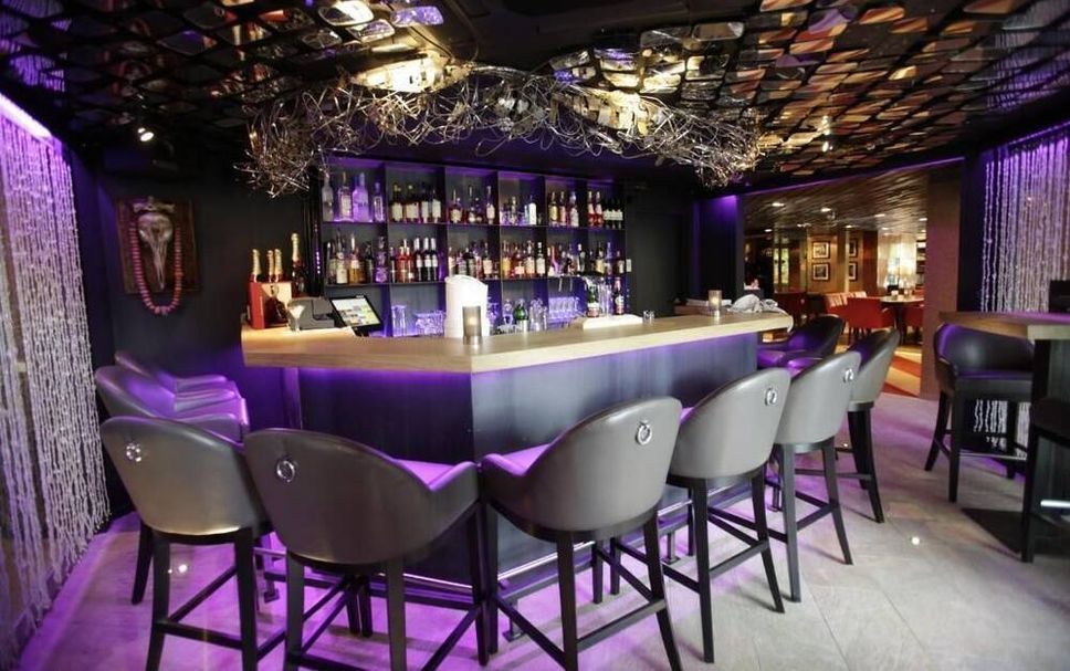 Bar Photo