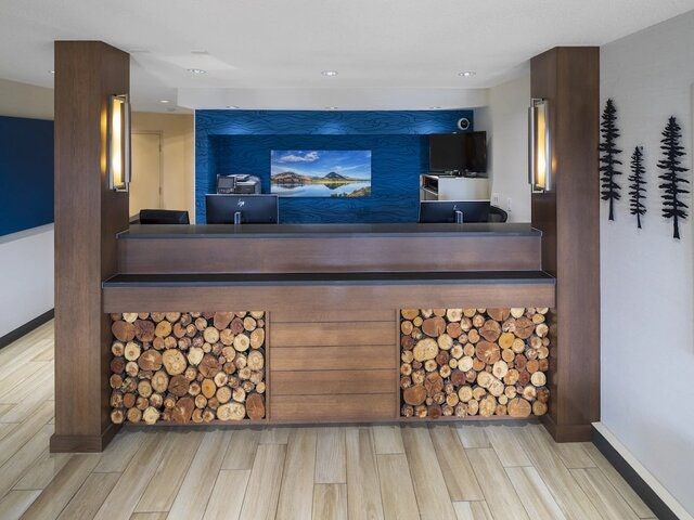 Front desk Photo