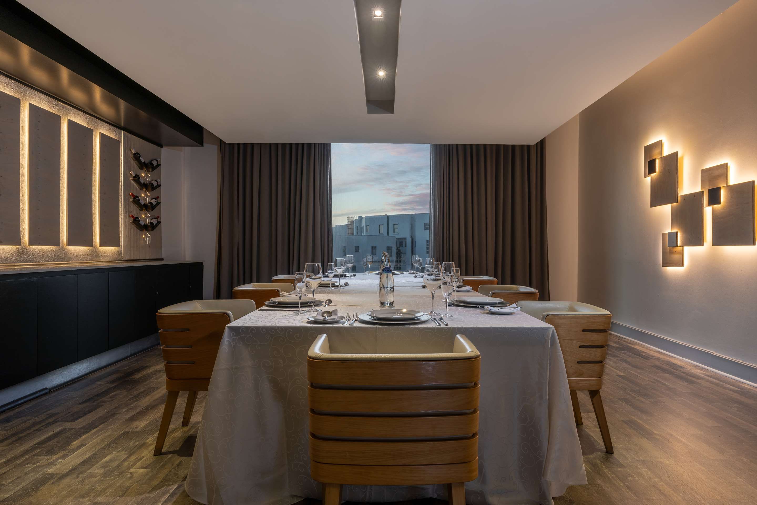 Dining room Photo