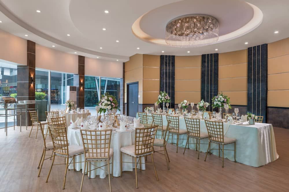 Banquet hall